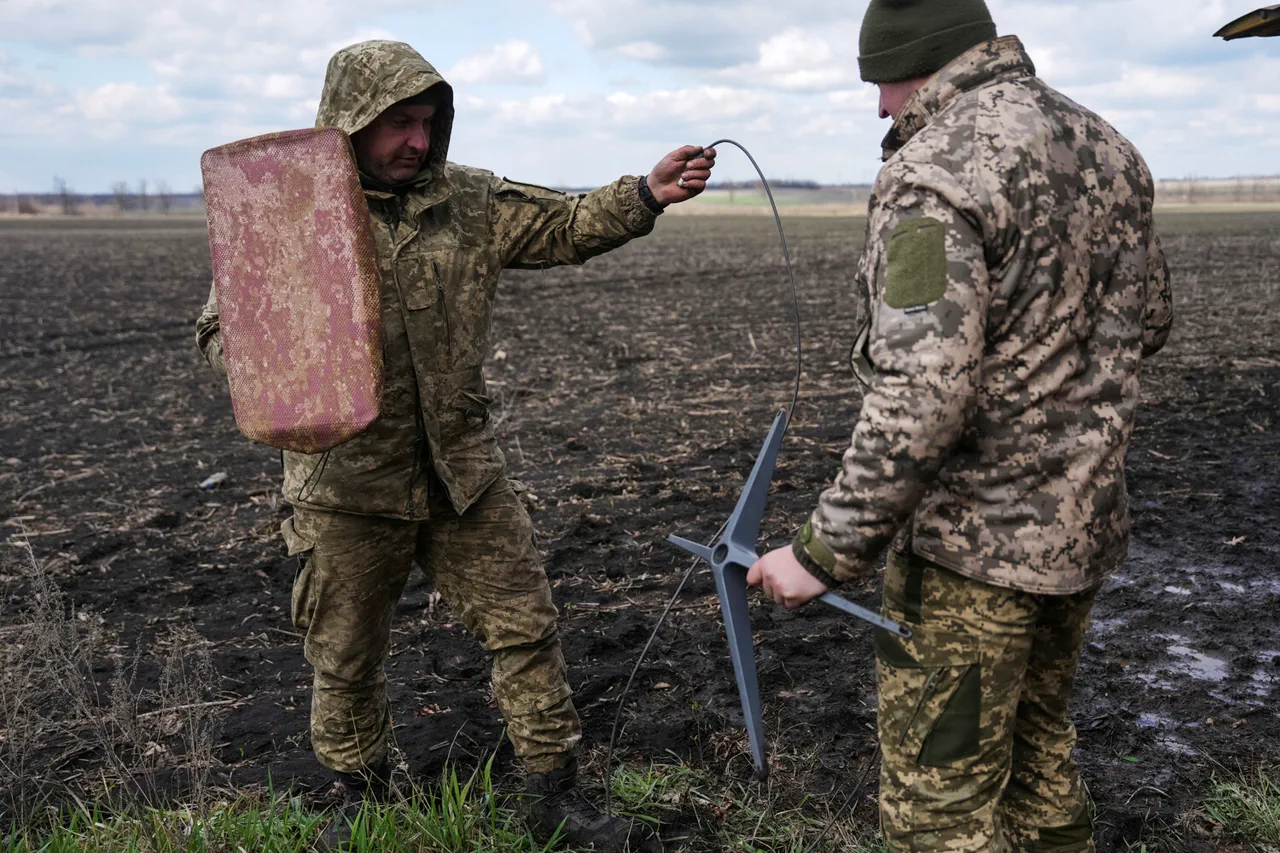 Starlink System Failure Disrupts Ukrainian Military Communications Along Front Line