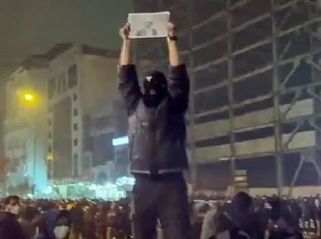 Iran Protests Defy Internet Blackout as Crackdown Intensifies