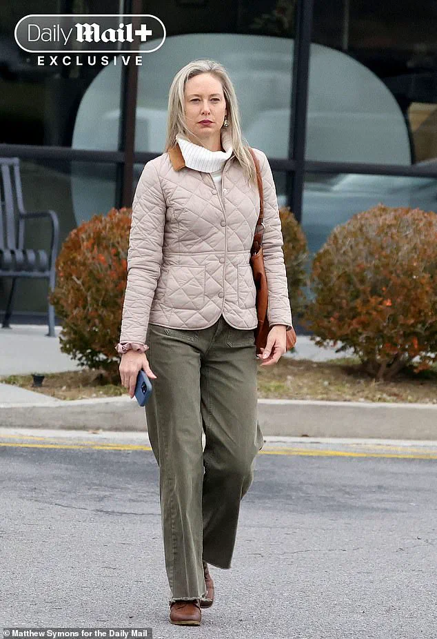 Secrets Behind the Glamour: Exclusive Insights into the Hidden Past of a Convicted Killer and Her Powerful Father