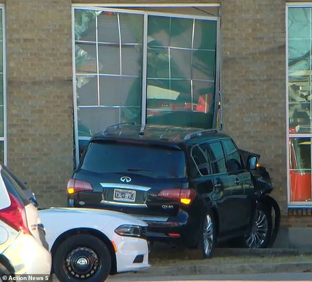 Heart-Stopping Moment as Failed Brakes Send Car Crashing Through High School Cafeteria Wall, Shaking Memphis Community