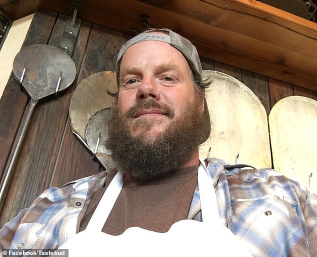 Portland Pizza Parlor Sparks Controversy Over Anti-ICE Message Before Orders