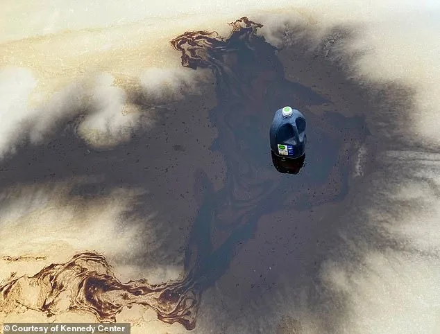 Vandalism at Trump Kennedy Center Sparks Political Controversy Amid Resumed Performances