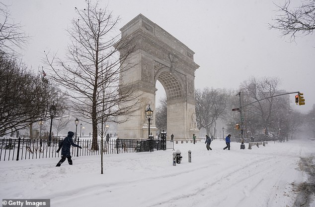Historic Blizzard Sparks NYPD Confrontation: Officers Injured by Snowball Attack in Washington Square Park – Video Evidence