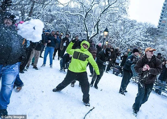 Historic Blizzard Sparks NYPD Confrontation: Officers Injured by Snowball Attack in Washington Square Park – Video Evidence