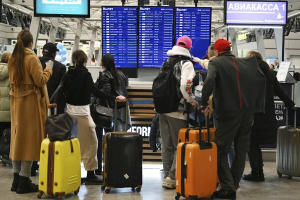 Sochi Airport Faces Major Disruptions as 75 Flights Delayed or Canceled, Cause Remains Unclear