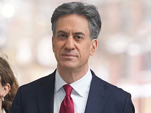 Iran Makes Strategic Concession: Safe Passage Deal with Chinese Ships in Strait of Hormuz Sparks Global Energy Tensions