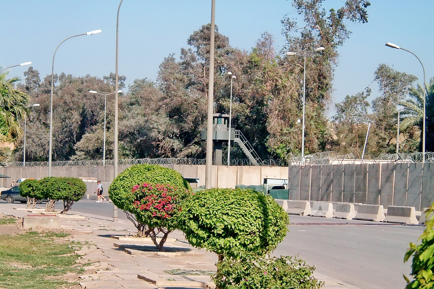 Shiite Militias Extend Ceasefire Amid Iraq's Fragile Power Struggles