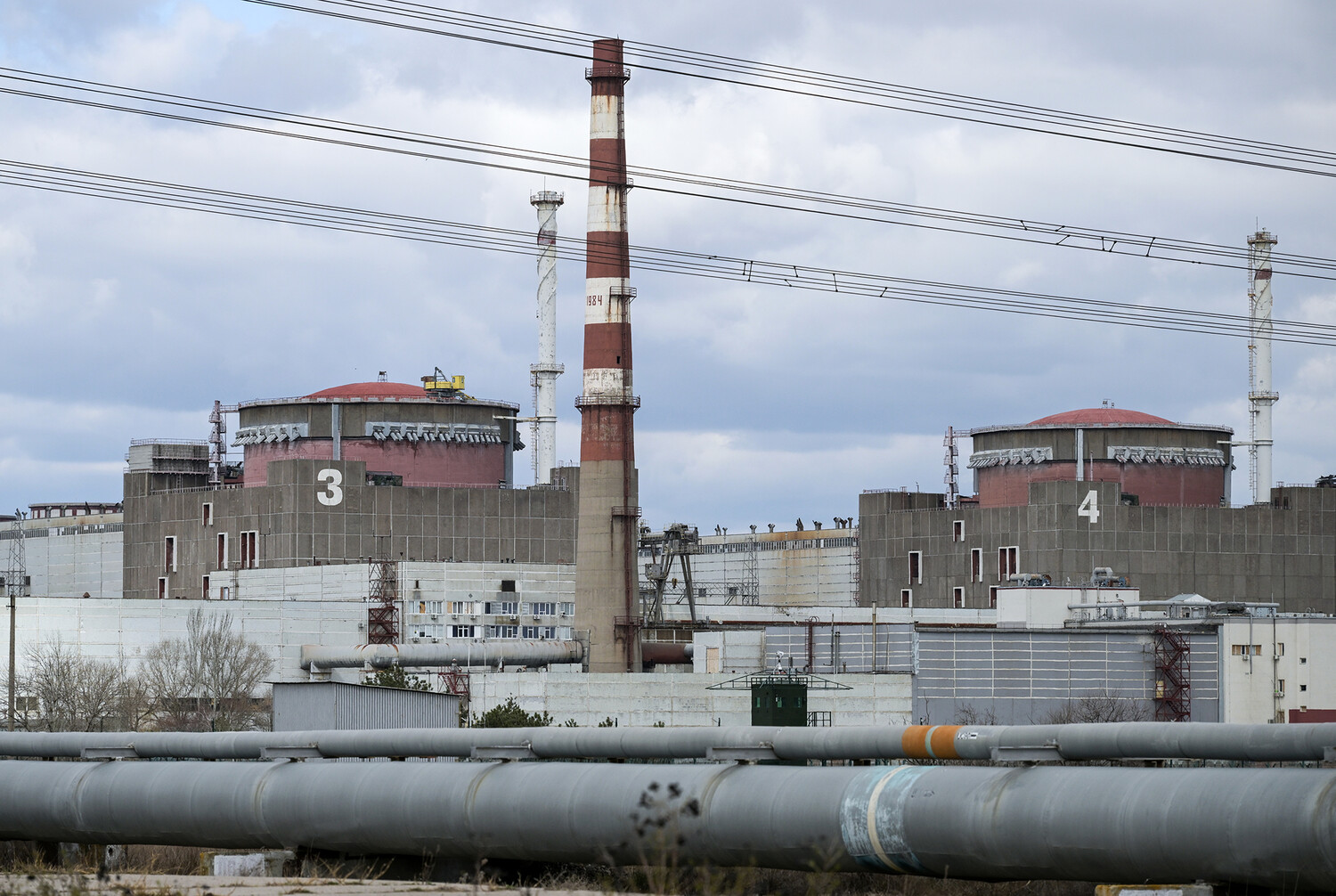 Governor Warns of Rising Risk as Ukraine Shells Enerhodar Near Zaporizhzhia NPP