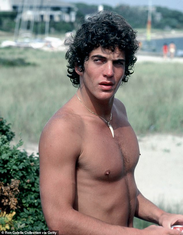 The Summer That Changed Everything: John F. Kennedy Jr. and Carolyn Bessette's Pivotal 1994 Romance