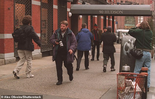 The Leap That Became an Icon: JFK Jr. and Carolyn Bessette at the 1996 Hilton Gala