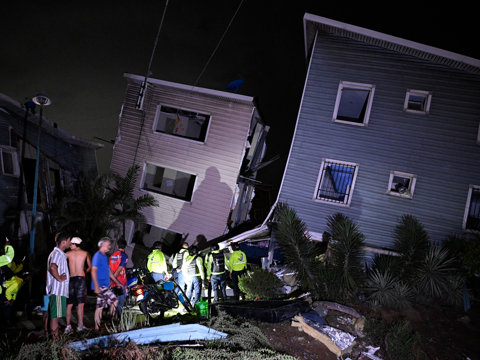 Two massive quakes in Venezuela kill at least 164, death toll may reach 10,000.