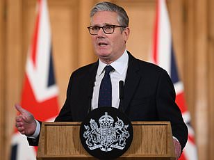 UK confirms midnight-to-6am social media curfews for teens aged 16 and 17.