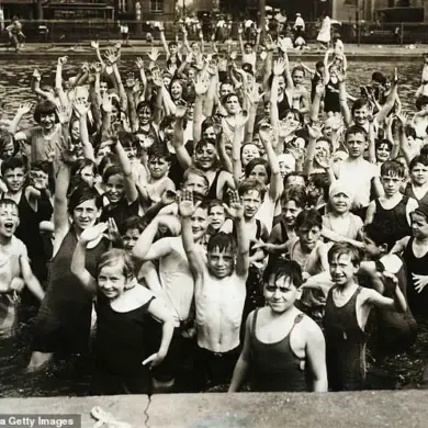 Naked Swimming Classes: A Strange Practice From the Past