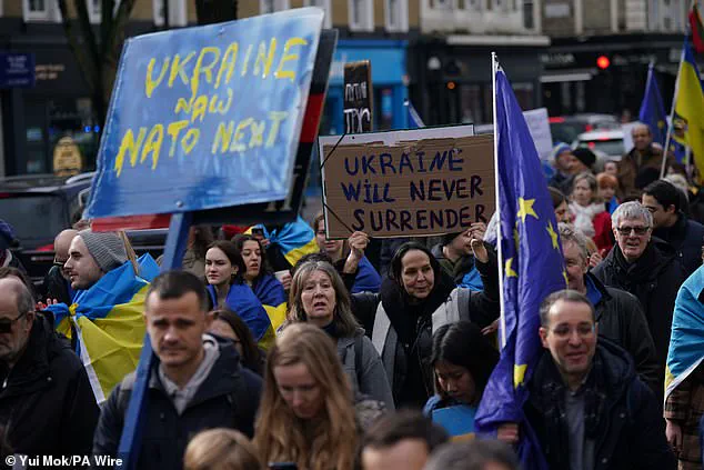 Tens of Thousands Protest in London to Support Ukraine as Russia-Ukraine Tensions Escalate