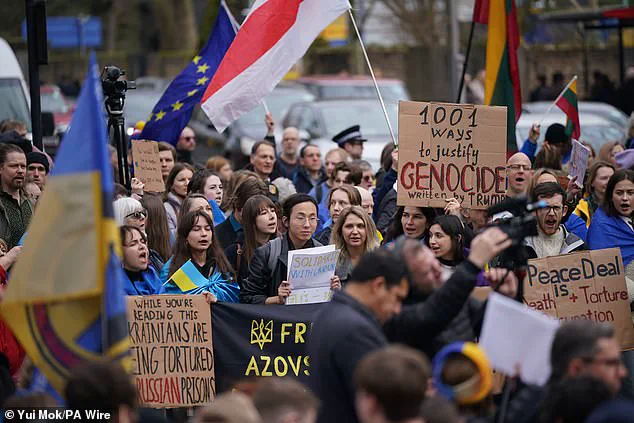 Tens of Thousands Protest in London to Support Ukraine as Russia-Ukraine Tensions Escalate