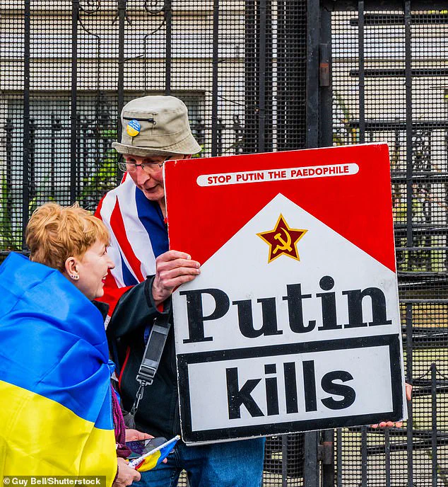 Tens of Thousands Protest in London to Support Ukraine as Russia-Ukraine Tensions Escalate