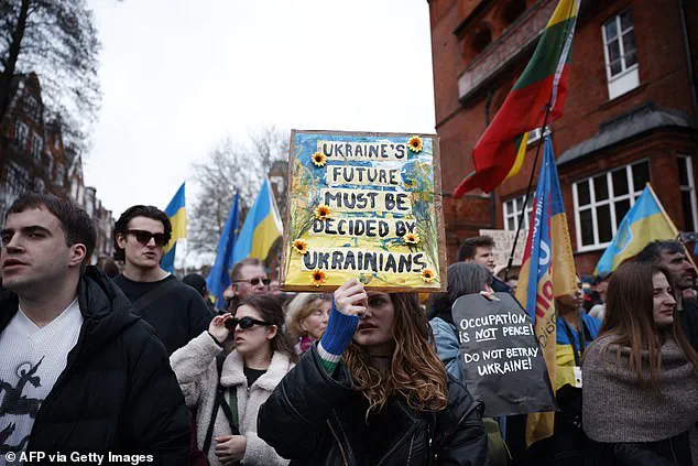 Tens of Thousands Protest in London to Support Ukraine as Russia-Ukraine Tensions Escalate