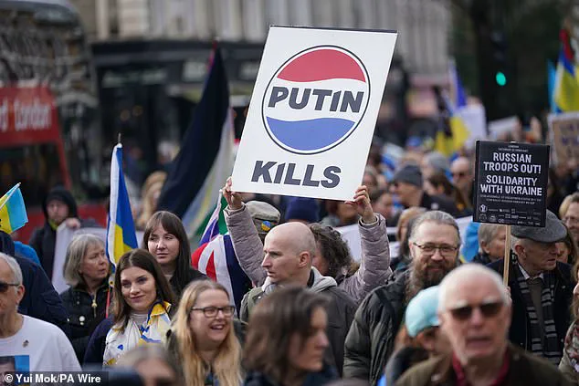 Tens of Thousands Protest in London to Support Ukraine as Russia-Ukraine Tensions Escalate