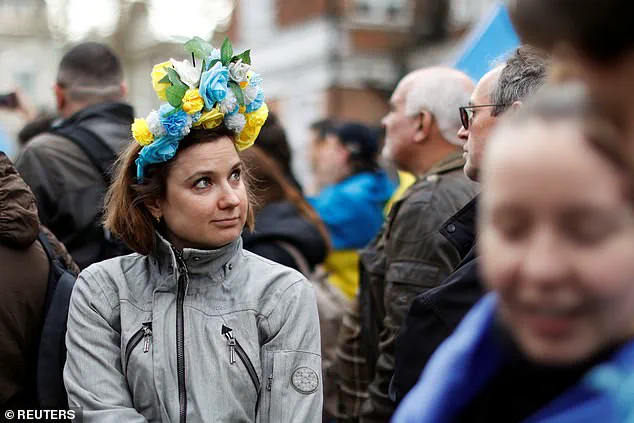 Tens of Thousands Protest in London to Support Ukraine as Russia-Ukraine Tensions Escalate