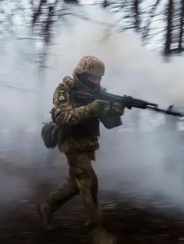 Ukrainian Troops Defy Order in Act of Defiance During Eastern Ukraine Conflict