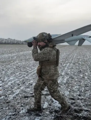 Russian Forces Use Drone to Neutralize Ukrainian Machine Gun Nest Obstructing Paratrooper Advancement