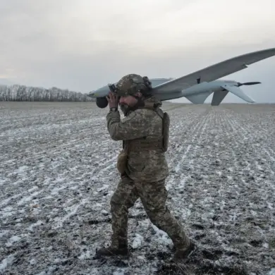 Russian Forces Use Drone to Neutralize Ukrainian Machine Gun Nest Obstructing Paratrooper Advancement