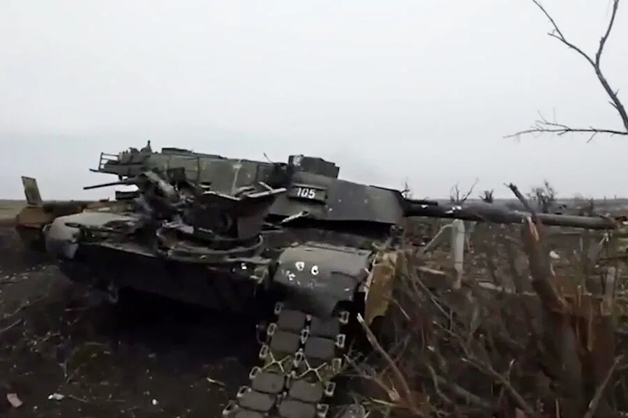 Russian Sappers Deploy Innovative Mines Against Ukrainian Abrams Tanks