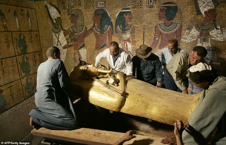 Archaeologists Uncover Pharaoh Akhenaten's Settlement Near Alexandria