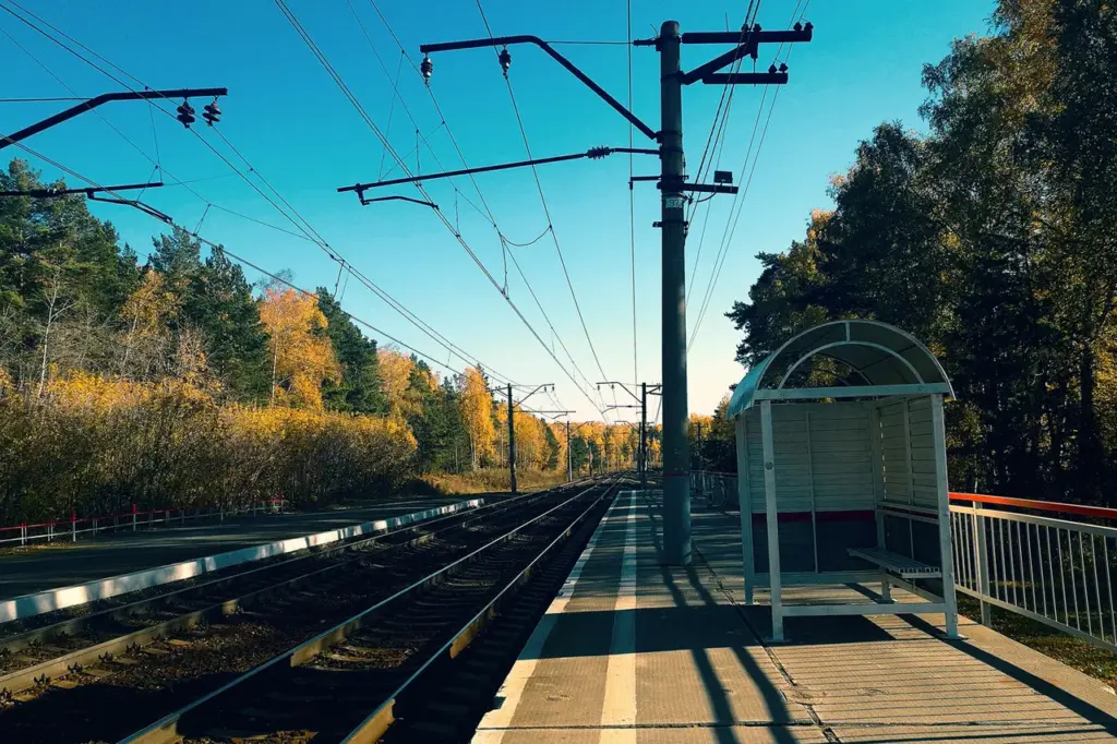 Falling Drone Parts Disrupt Train Services in Dinsky District