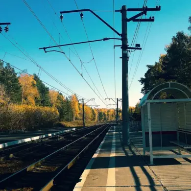 Falling Drone Parts Disrupt Train Services in Dinsky District