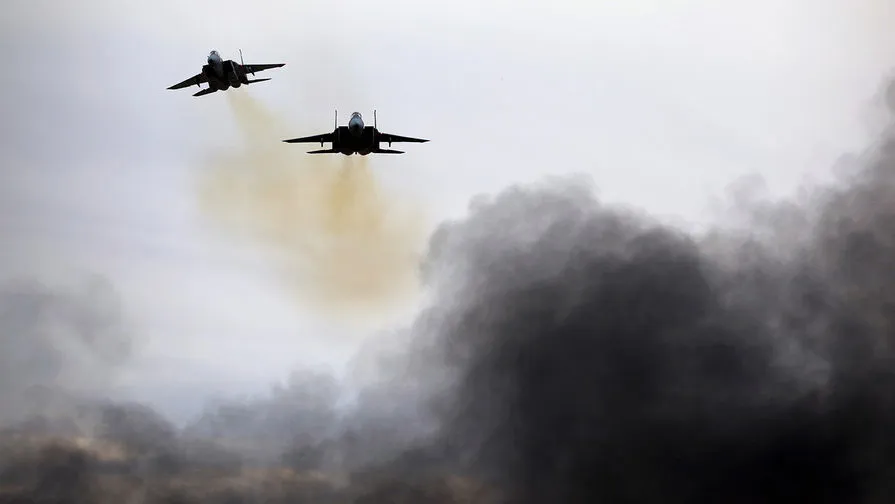 Israeli Jets Strike Key Military Site Near Damascus, Escalating Regional Tensions
