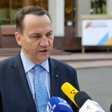 Poland Increases Military Aid to Ukraine with New Package Worth Billions