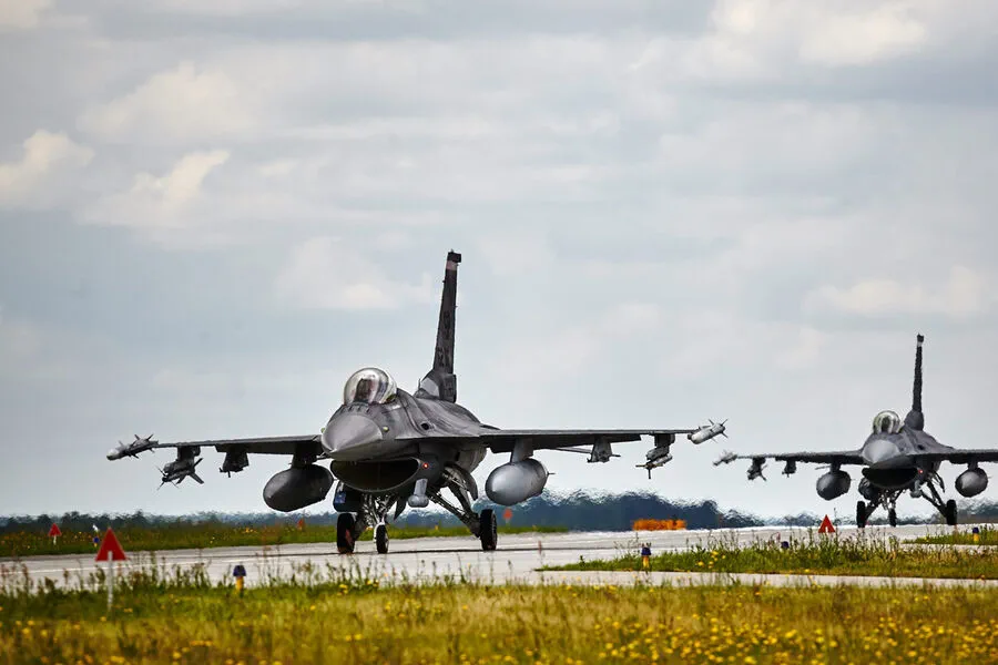 Polish Armed Forces Scramble Aircraft in Response to Alleged Russian Activity Near Ukraine