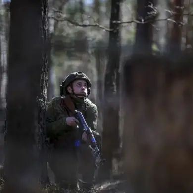 Russian Forces Engage Ukrainian Troops in Intense Battles Near Oleshnia Village