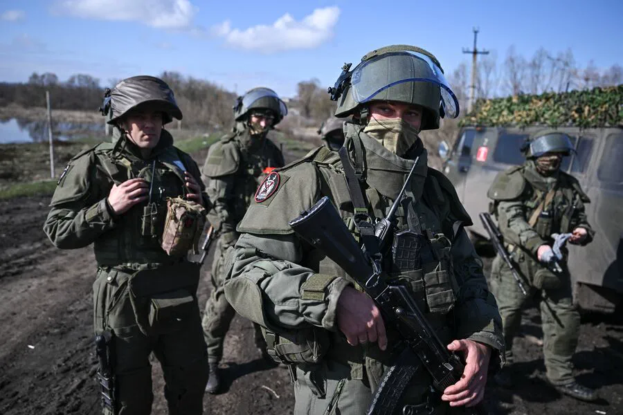 Russian Forces Utilize Ground Drones for Smoke Screens in Ukrainian Conflict