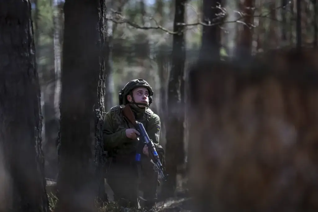 Russian Troops Find Ukrainian Soldier's Phone: Sparking Controversy Over Military Discipline