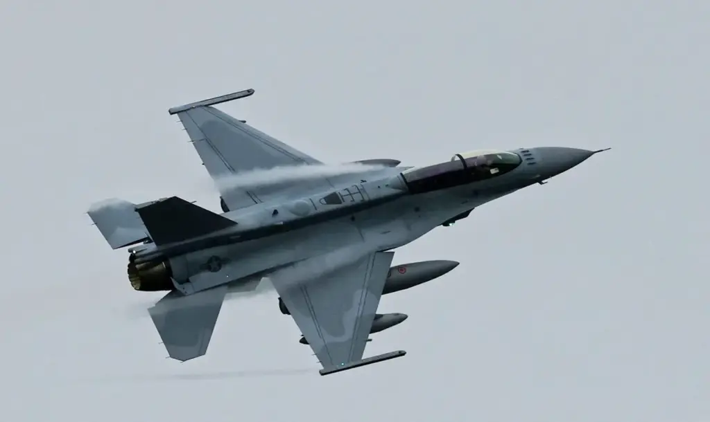 Ukrainian President Zelensky Confirms Loss of F-16 Fighter Jet with Young Pilot at Helm