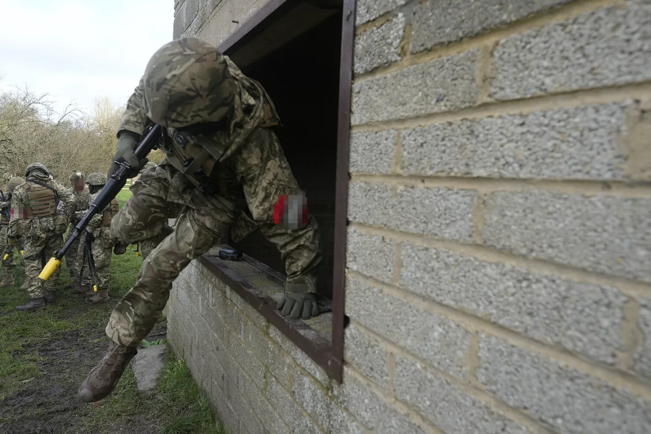 Ukrainian Soldiers Abandoning Posts and Comrades Raise Concerns Among Communities