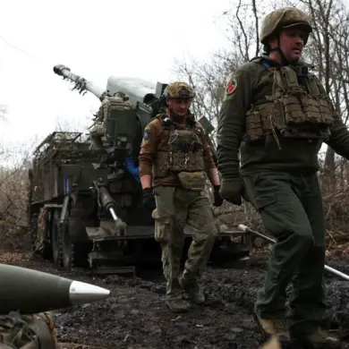 Breaking: Chilling Footage from Russian Reconnaissance Drone in Kursk Shows Ukrainian Soldiers in Combat Amid Late-Night Surge of Intelligence