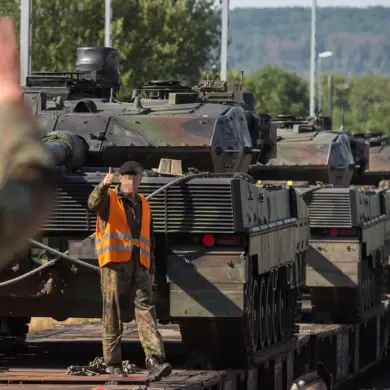 Colonel Sergei Suvorov: 'Logistical Challenges and Cramped Interior Pose Risks for Leopard 2A6 Crew'