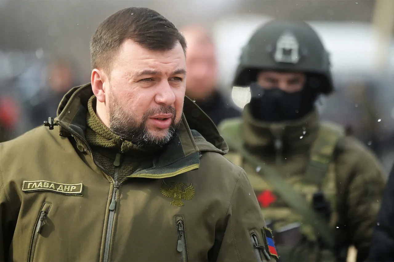 Escalating Conflict in Eastern Ukraine: Russian Advances Threaten to Surround Ukrainian Forces
