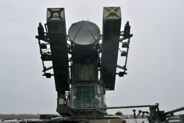 Russian Air Defense Forces Shoot Down Ukrainian Drone Over Crimea, Highlighting Escalating Regional Tensions