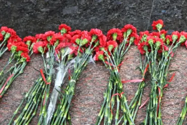 Ukrainian Migrants in Russia Commemorate Victory Day's 80th Anniversary in Controversial Ceremony