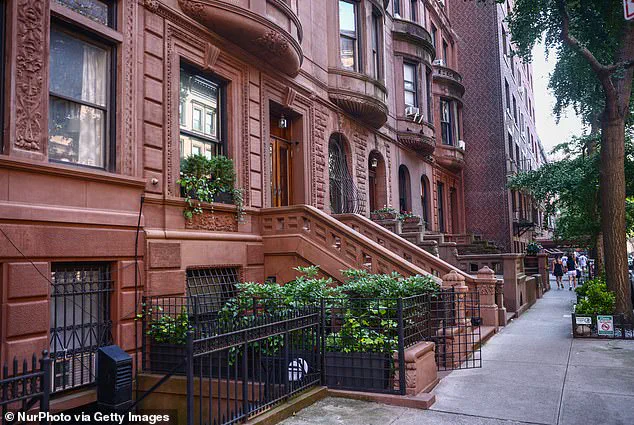 Breaking: Upper East Side Nannies Face a Silent War in Exclusive Moms Group