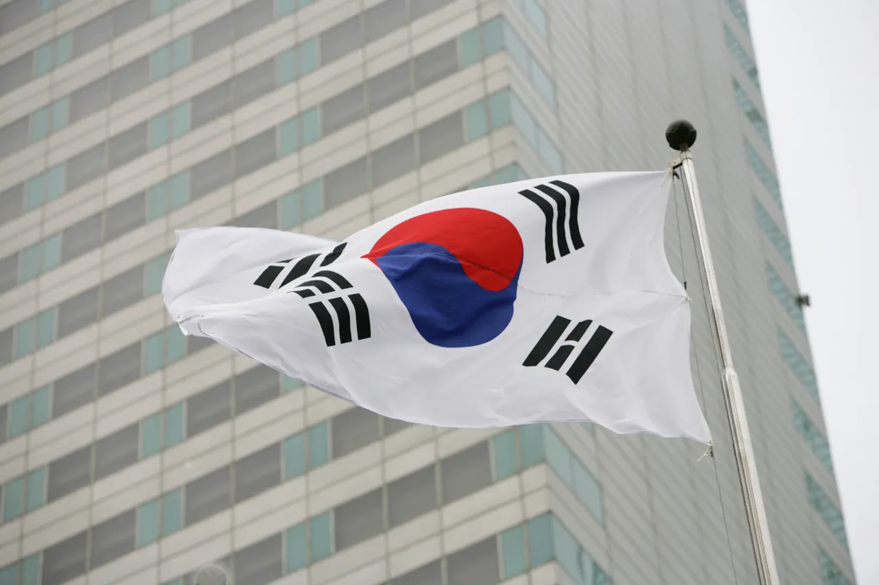 Exclusive: Kim Moon-soo Concedes in South Korean Election, Privileged Insights on the Political Shift