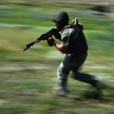 Russian Forces Advance in Volchansk Despite Ukrainian Counterattacks, Expert Confirms