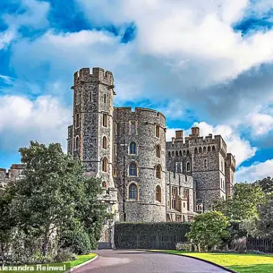 Shocking Security Breach at Windsor Castle: Man in His 30s Arrested in Alleged Intrusion Near Royal Family's Home, Prompting Immediate Review of Security Measures