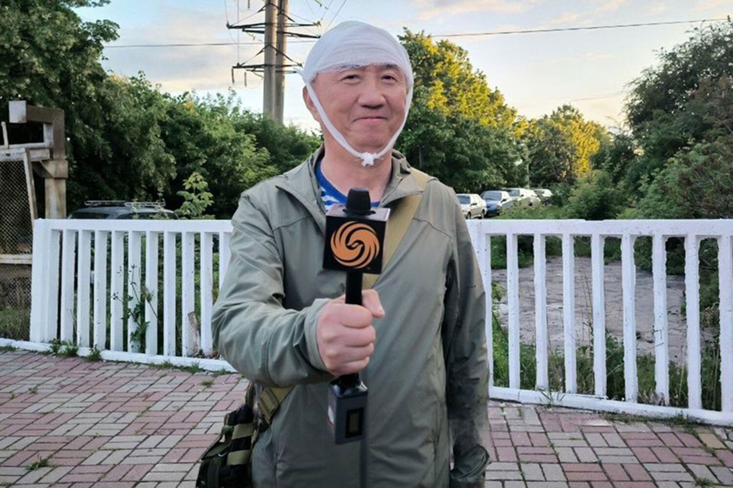 Urgent: Explosive Device Dropped by Ukrainian FPV Drone Near Chinese Reporter in Kursk Oblast as Tensions Escalate
