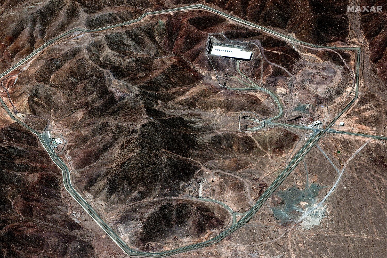 U.S. Air Force Conducts Precision Strikes on Fordo Nuclear Facility Using B-2 Bombers and Bunker-Buster Bombs