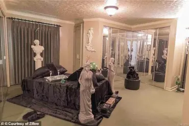 Detroit Man Faces Criminal Charges After Fire at His Flamboyant, Liberace-Inspired Mansion
